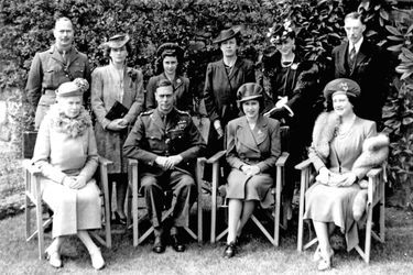 La princesse Elizabeth avec la famille royale pour ses 18 ans, le 21 avril 1944