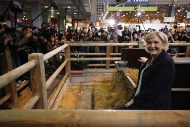 Marine Le Pen Au Salon De L'Agriculture