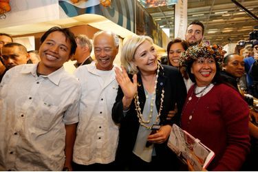 Marine Le Pen Au Salon De L'Agriculture 