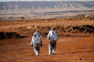 Jusqu&#039;à fin octobre, six &quot;astronautes analogues&quot; vont vivre coupés du monde dans une &quot;station martienne&quot; plantée dans le désert israélien du Makhtesh Ramon.