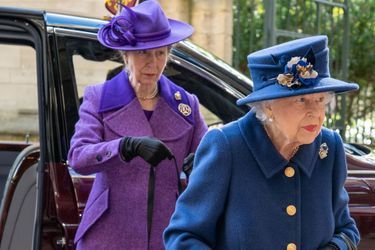 La princesse Anne et la reine Elizabeth II à leur arrivée à l'abbaye de Westminster à Londres, le 12 octobre 2021