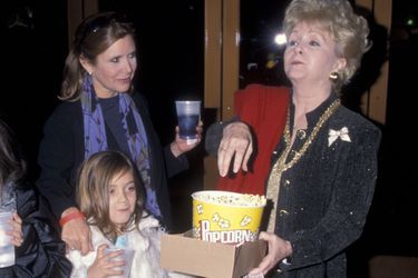 Carrie Fisher, Billie Lourd et Debbie Reynolds en décembre 1999 à Los Angeles