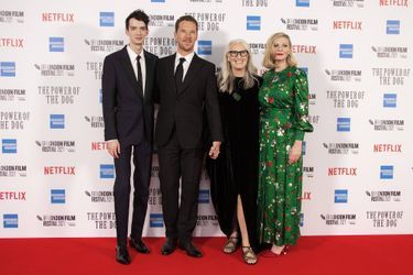 Kodi Smit-McPhee, Benedict Cumberbatch, Jane Campion et Kirsten Dunst à l&#039;avant-première du film «The Power of the Dog» à Londres le 11 octobre 2021