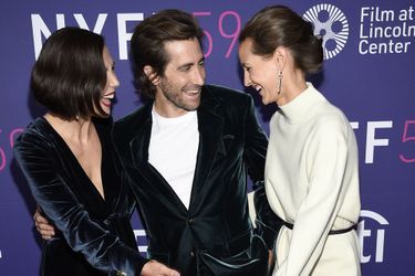 Maggie Gyllenhaal, Jake Gyllenhaal et Jeanne Cadieu à l&#039;avant-première du film «The Lost Daughter» à New York le 29 septembre 2021