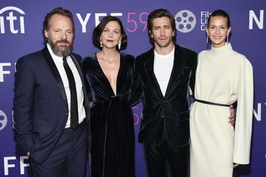Peter Sarsgaard, Maggie Gyllenhaal, Jake Gyllenhaal et Jeanne Cadieu à l&#039;avant-première du film «The Lost Daughter» à New York le 29 septembre 2021