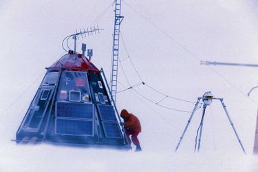 Sa maison-laboratoire pendant la « Mission banquise », baptisée « Polar Observer ». Une capsule de 9 mètres cubes bardée de technologies et autonome en énergie.