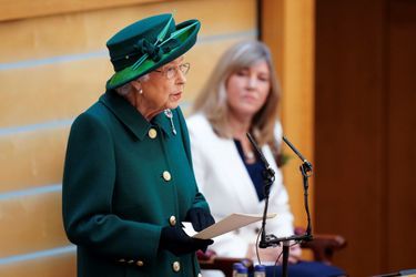 La reine Elizabeth II ouvre le Parlement à Edimbourg, le 2 octobre 2021