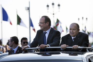 Abdelaziz Bouteflika et François Hollande en septembre 2012