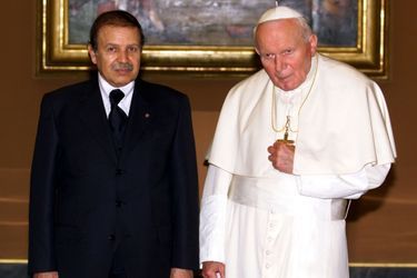 Abdelaziz Bouteflika et Jean Paul II en novembre 1999