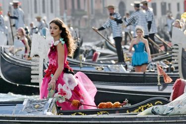 Deva Cassel pour le défilé Dolce & Gabbana à Venise en août 2021