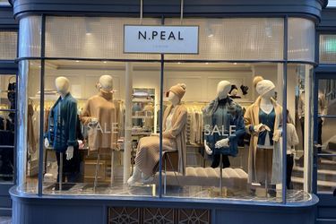La boutique N. Peal<br />
 dans le quartier de Mayfair 