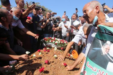 Inhumation d'Abdelaziz Bouteflika, à Alger, dimanche.