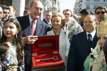 Jacques Chirac, Bernadette Chirac et Abdelaziz Bouteflika en mars 2003
