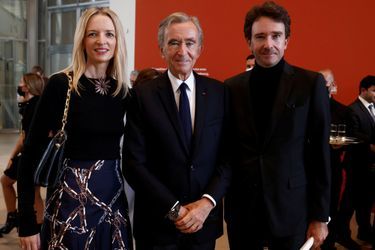 Bernard Arnault aux côtés de sa fille Delphine et de son fils Antoine à l'Exposition Morozov à la Fondation Vuitton.