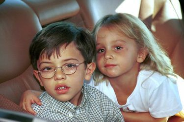La princesse Iman de Jordanie avec son frère aîné le prince Hussein, le 26 septembre 2000