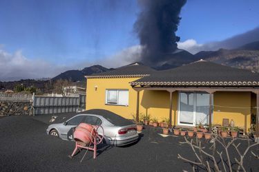 La cendre du volcan Cumbre Vieja recouvre toute l'île de La Palma.