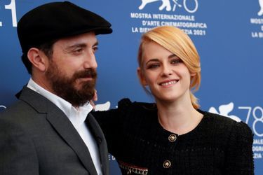 Kristen Stewart et le réalisateur Pablo Larrain au Festival de Venise le 3 septembre 2021.