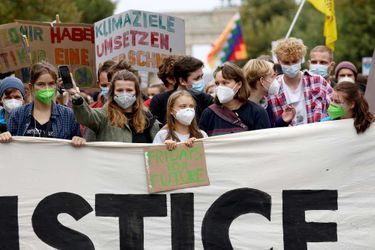Greta Thunberg à Berlin pour mettre la pression sur les candidats allemands et réclamer des mesures décisives contre le réchauffement climatique à l'occasion du "scrutin du siècle".