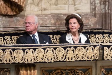 La reine Silvia et le roi Carl XVI Gustaf de Suède dans la cathédrale de Stockholm, le 14 septembre 2021