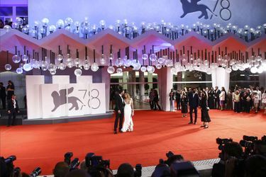 Ben Affleck et Jennifer Lopez vendredi soir à la Mostra de Venise, pour la projection du «Dernier Duel», de Ridley Scott.
