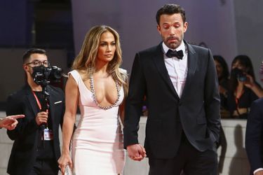 Ben Affleck et Jennifer Lopez vendredi soir à la Mostra de Venise, pour la projection du «Dernier Duel», de Ridley Scott.