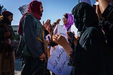 Des femmes manifestent à Kaboul, le 8 septembre 2021.