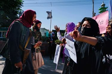 Des femmes manifestent à Kaboul, le 8 septembre 2021.
