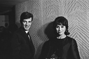 Le 17 janvier 1959, Jean-Paul Belmondo épousera Renée Constant, dite Élodie Constantin. Ils auront trois enfants: Patricia, (1953-1994) ; Florence (1960) et Paul (1963). 