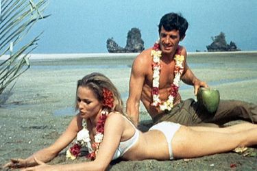 Ursula Andress et Jean-Paul Belmondo sur le tournage de «Les tribulations d&#039;un Chinois en Chine» en 1965. Sur le tournage débutera une liaison torride qui durera sept ans et provoquera le premier divorce de Bébel.