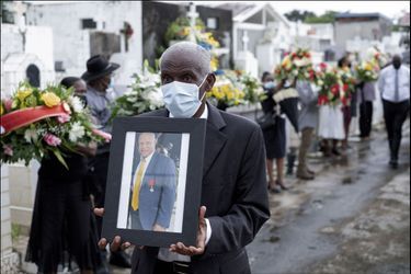 Saint-Esprit, en Martinique, lors des obsèques du docteur Lucien Louis-Joseph, rhumatologue de 74 ans, samedi 14 août.