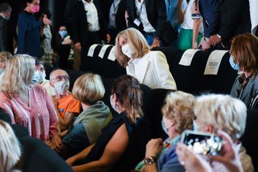 Brigitte Macron a assisté à la projection de &quot;CE2&quot; à Angoulême.