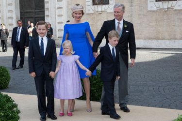 Le prince Gabriel de Belgique avec ses parents, son frère et sa petite soeur, le 5 juillet 2014