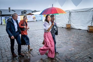 La princesse Mary de Danemark sous la pluie à Copenhague, le 17 août 2021