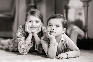 Le prince Oscar de Suède avec sa sœur la princesse Estelle. Photo diffusée pour ses 4 ans, le 2 mars 2020