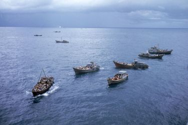 Les premiers boat people. À l’approche des troupes communistes, des Sud-Vietnamiens ont pris la mer, le 15 avril 1975.