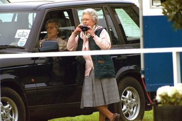 La reine Elizabeth II au Royal Windsor Horse Show. Photo non datée