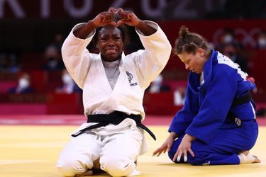 L'émotion de Clarisse Agbegnenou, après sa victoire en finale en judo contre la même adversaire qui l'avait battue à Rio en 2016.