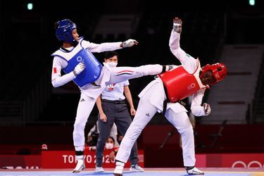 En tenue bleue, Althéa Laurin, 19 ans, a remporté la médaille de bronze en taekwondo (+67 kg).