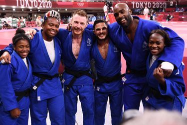 L’équipe de France de judo a remporté l’or olympique dans l’épreuve mixte par équipe.
