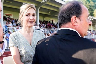 Julie Gayet et François Hollande vendredi au stade de Tulle, en Corrèze 