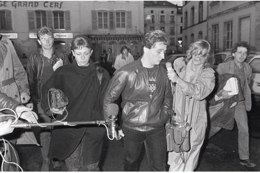 L&#039;arrivée mouvementée de Christine et Jean-Marie Villemin au palais de justice d’Épinal, le 22 novembre 1984, pour une confrontation.