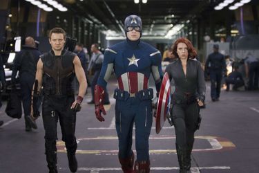 Scarlett Johansson (avec Jeremy Renner et Chris Evans) dans le film «Avengers» sorti en 2012