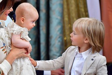La princesse Sofia de suède avec les princes Gabriel et Julian à Drottningholm, le 14 août 2021