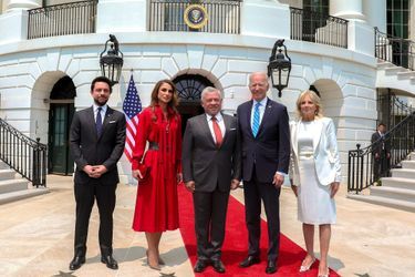 Le prince héritier Hussein, Rania et Abdallah de Jordanie, Joe et Jill Biden à la Maison-Blanche, le 19 juillet 2021.