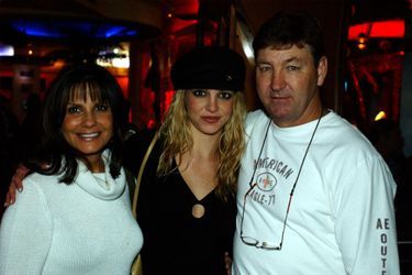 Britney Spears avec ses parents Lynne et Jamie à Las Vegas en 2001