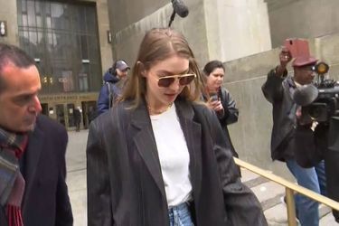 Gigi Hadid à la sortie du tribunal de Manhattan lundi 13 janvier 2020. 