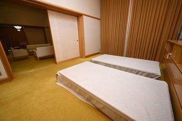 Chambre d'invités dans la nouvelle demeure de l'empereur Naruhito du Japon et de l'impératrice Masako à Tokyo, le 14 juillet 2021