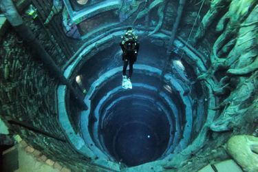 La piscine la plus profonde du monde se trouve à Dubaï.
