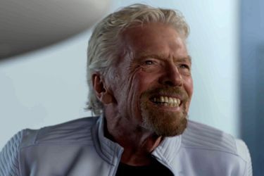 Le milliardaire Richard Branson s'est enfin envolé dimanche dans l'espace depuis le Nouveau-Mexique, aux Etats-Unis, pour quelques minutes en apesanteur à bord d'un vaisseau de Virgin Galactic.