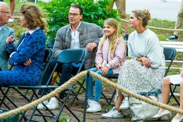 La reine Silvia et le roi Carl XVI Gustaf de Suède avec les princesses Estelle et Madeleine et le prince Daniel sur l&#039;île d&#039;Öland, le 10 juillet 2021